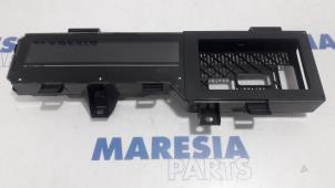 Used Instrument panel Renault Scénic III (JZ) 1.2 16V TCe 115 Energy Price € 141,75 Margin scheme offered by Maresia Parts
