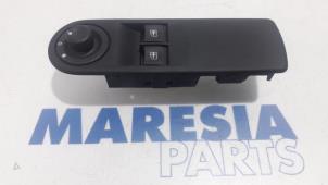 Used Multi-functional window switch Renault Clio IV (5R) 1.5 Energy dCi 90 FAP Price € 25,00 Margin scheme offered by Maresia Parts