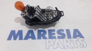 Usagé Platine feu arrière droit Renault Clio IV (5R) 1.5 Energy dCi 90 FAP Prix € 30,00 Règlement à la marge proposé par Maresia Parts