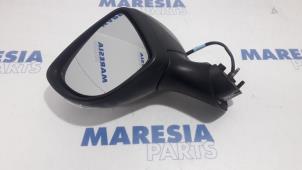 Usados Retrovisor externo izquierda Renault Clio IV (5R) 1.5 Energy dCi 90 FAP Precio € 65,00 Norma de margen ofrecido por Maresia Parts