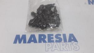 Used Rocker arm Peugeot 208 I (CA/CC/CK/CL) 1.6 16V THP 155 Price € 50,00 Margin scheme offered by Maresia Parts