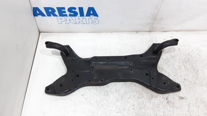 Subframe from a Citroën C-Crosser 2.2 HDiF 16V 2008