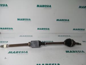 Used Front drive shaft, right Renault Trafic New (FL) 1.9 dCi 100 16V Price € 75,00 Margin scheme offered by Maresia Parts