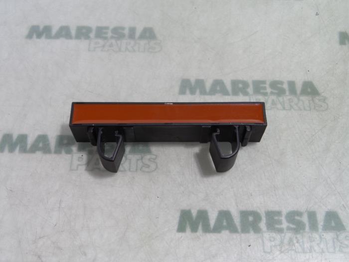 Begagnade Sensor (övriga) Renault Megane II (BM/CM) 1.9 dCi 120 Pris € 50,00 Marginaltabell erbjuds av Maresia Parts