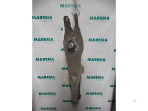 Used Rear wishbone, left Fiat Croma (194) 1.9 JTD Multijet 16V Price € 70,00 Margin scheme offered by Maresia Parts