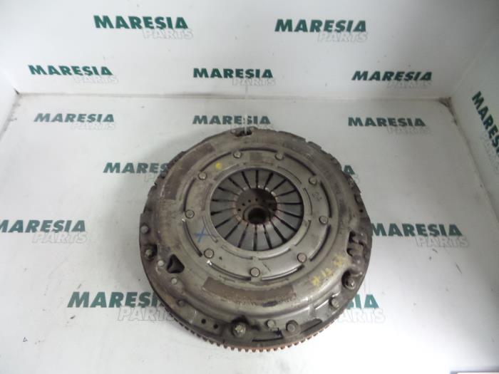 Gebrauchte Schwungrad Fiat Croma (194) 1.9 D Multijet 16V Preis € 210,00 Margenregelung angeboten von Maresia Parts