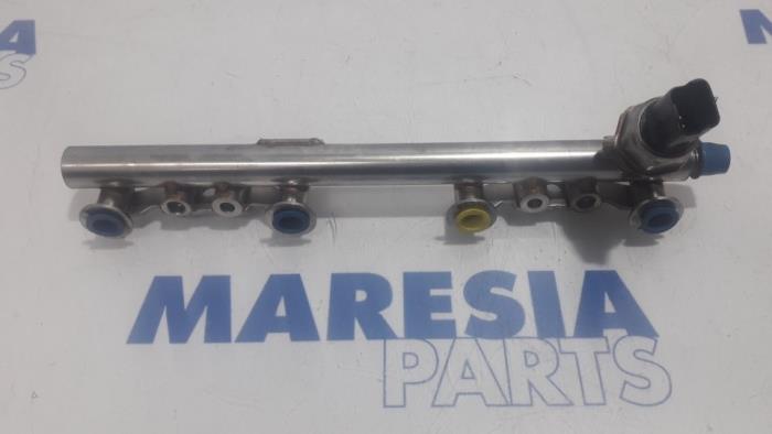 Usagé Système d'injection Renault Scénic III (JZ) 1.2 16V TCe 115 Energy Prix € 35,00 Règlement à la marge proposé par Maresia Parts