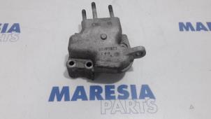 Usagé Support moteur Fiat 500C (312) 1.2 69 Prix € 30,00 Règlement à la marge proposé par Maresia Parts