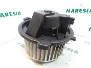 Usados Motor de ventilador de calefactor Lancia Ypsilon (840) 1.2 LS,LX 16V Precio € 40,00 Norma de margen ofrecido por Maresia Parts