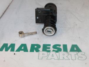 Usados Cerradura de contacto y llave Fiat Stilo (192A/B) 1.9 JTD 16V 136 Multijet Precio € 35,00 Norma de margen ofrecido por Maresia Parts