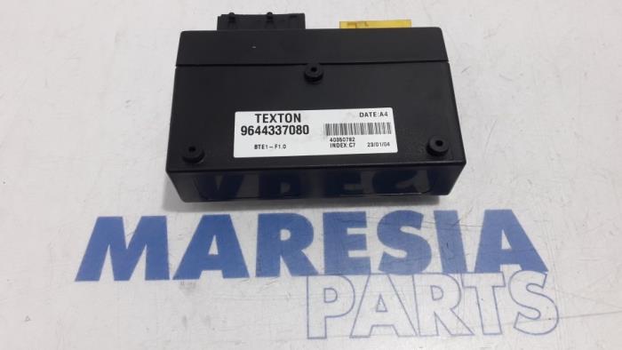 Used Convertible computer Peugeot 206 CC (2D) 1.6 16V Price € 90,00 Margin scheme offered by Maresia Parts