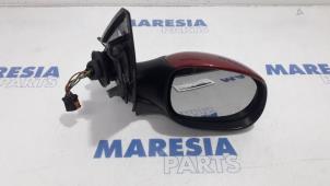Used Wing mirror, right Peugeot 206 CC (2D) 1.6 16V Price € 70,00 Margin scheme offered by Maresia Parts
