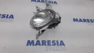 Używane Swiatlo przeciwmgielne lewy przód Peugeot 206 CC (2D) 1.6 16V Cena € 10,00 Procedura marży oferowane przez Maresia Parts