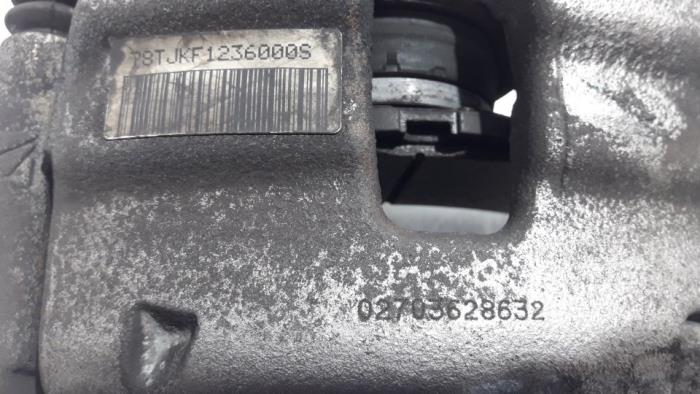 Etrier de frein (pince) avant gauche d'un Peugeot Partner (EF/EU) 1.6 BlueHDi 100 2019