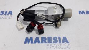 Used Convertible motor Peugeot 206 CC (2D) 1.6 16V Price € 210,00 Margin scheme offered by Maresia Parts