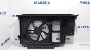 Używane Silnik wentylatora Peugeot 206 CC (2D) 1.6 16V Cena € 65,00 Procedura marży oferowane przez Maresia Parts