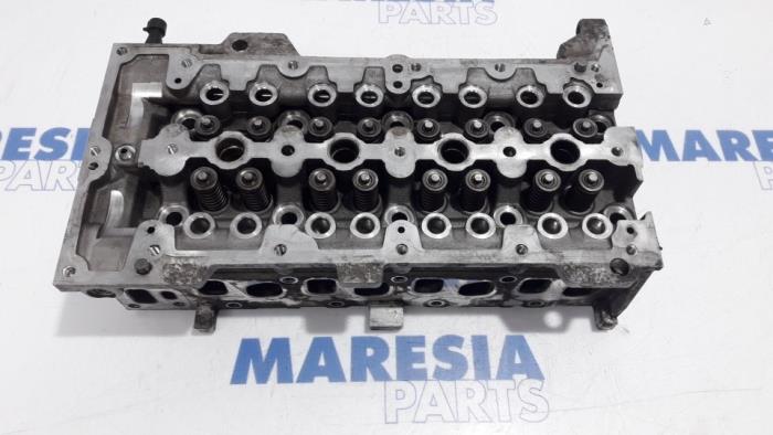 Begagnade Topplock Fiat Punto III (199) 1.3 JTD Multijet 80 16V Pris € 262,50 Marginaltabell erbjuds av Maresia Parts