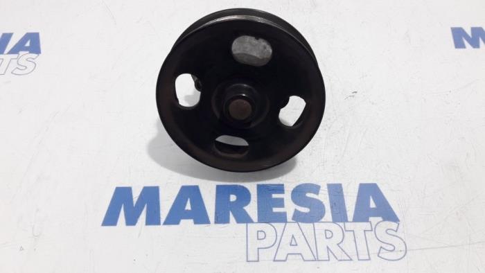 Usagé Pompe à eau Fiat Punto III (199) 1.3 JTD Multijet 80 16V Prix € 75,00 Règlement à la marge proposé par Maresia Parts