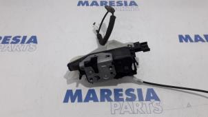 Usagé Serrure portière mécanique 4portes avant gauche Citroen C3 (SC) 1.2 VTi 82 12V Prix € 25,00 Règlement à la marge proposé par Maresia Parts