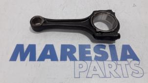 Used Connecting rod Fiat Punto Evo (199) 1.4 16V Abarth Price € 45,00 Margin scheme offered by Maresia Parts