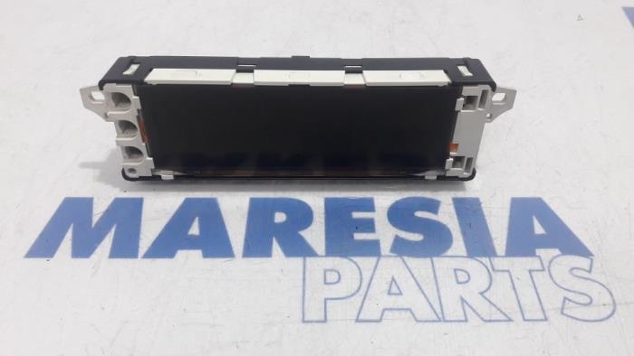 Begagnade Innerdisplay Peugeot Partner (GC/GF/GG/GJ/GK) 1.6 HDI 75 16V Pris € 36,30 Inklusive moms erbjuds av Maresia Parts