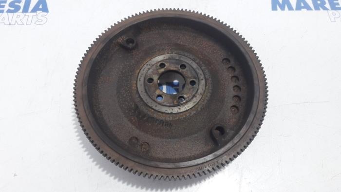 Flywheel from a Citroën C4 Berline (LC) 1.6 HDi 16V 2005
