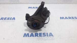 Used Knuckle, front right Peugeot 206 CC (2D) 1.6 16V Price € 50,00 Margin scheme offered by Maresia Parts