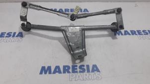 Usagé Mécanique essuie-glace Peugeot 206 CC (2D) 1.6 16V Prix € 25,00 Règlement à la marge proposé par Maresia Parts