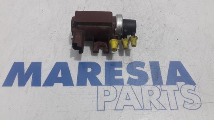 Usagé Régulateur pression turbo Citroen C4 Berline (LC) 1.6 HDi 16V Prix € 25,00 Règlement à la marge proposé par Maresia Parts