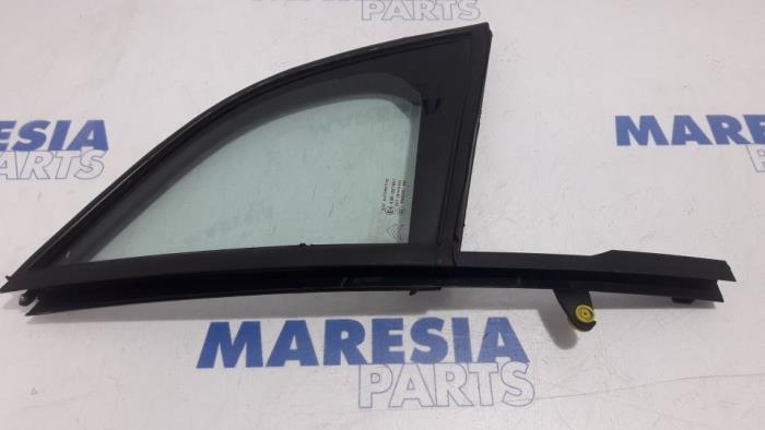 Usados Ventanilla triangular derecha delante Citroen DS3 (SA) 1.6 16V VTS THP 155 Precio € 40,00 Norma de margen ofrecido por Maresia Parts