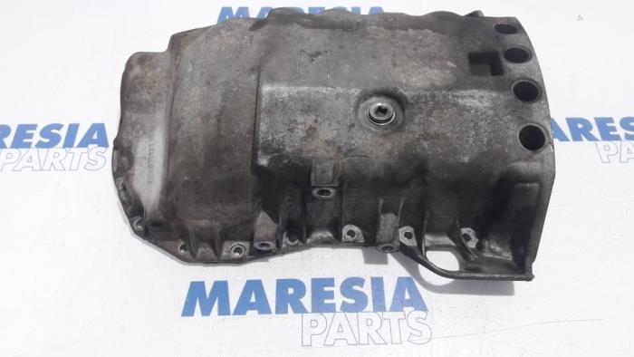 Used Sump Renault Trafic New (JL) 2.0 16V Price € 50,00 Margin scheme offered by Maresia Parts