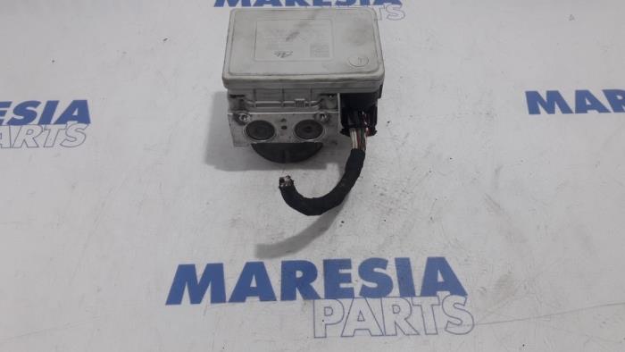 Begagnade ABS-pump Citroen DS3 (SA) 1.6 16V VTS THP 155 Pris € 119,99 Marginaltabell erbjuds av Maresia Parts