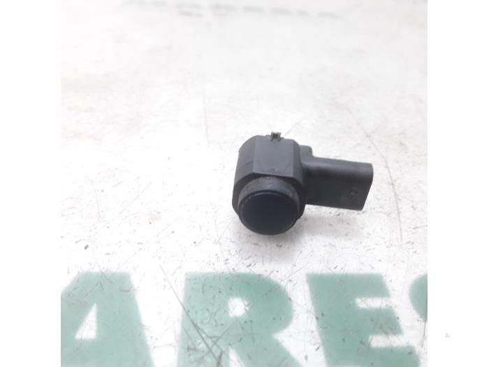Usados Sensor PDC Renault Grand Scénic II (JM) 2.0 16V Precio € 25,00 Norma de margen ofrecido por Maresia Parts