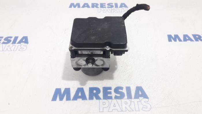 Używane Pompa ABS Alfa Romeo MiTo (955) 0.9 TwinAir Cena € 131,25 Procedura marży oferowane przez Maresia Parts