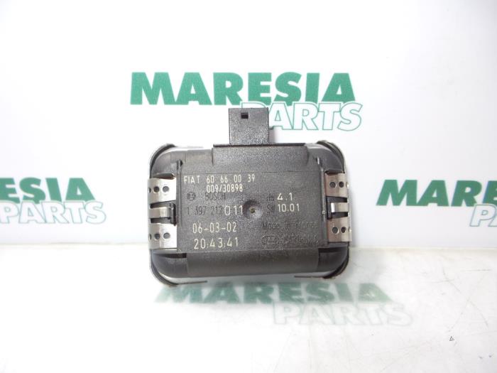 Begagnade Regnsensor Fiat Stilo (192A/B) 2.4 20V Abarth 3-Drs. Pris € 40,00 Marginaltabell erbjuds av Maresia Parts