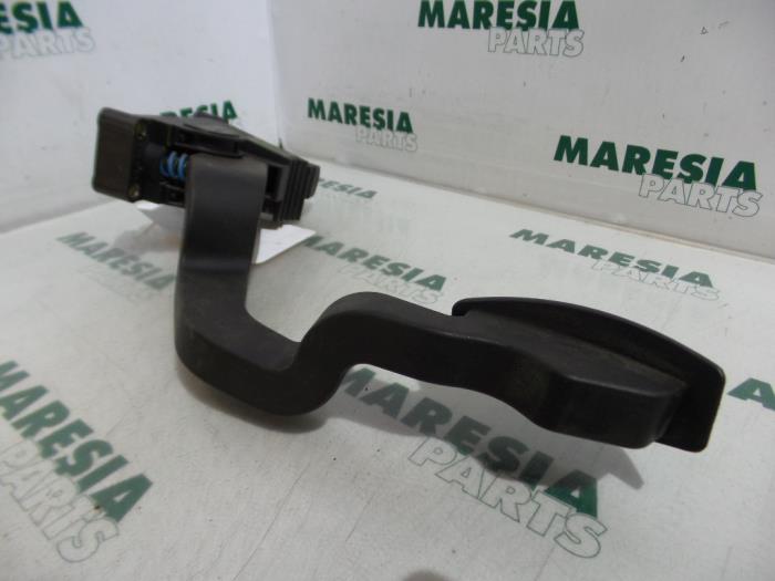 Begagnade Gaspedalsensor Fiat Stilo (192A/B) 2.4 20V Abarth 3-Drs. Pris € 25,00 Marginaltabell erbjuds av Maresia Parts