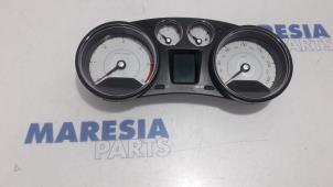Usados Panel de instrumentación Peugeot 308 CC (4B) 1.6 HDiF 16V Precio € 75,00 Norma de margen ofrecido por Maresia Parts