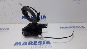 Used Door lock mechanism 2-door, right Peugeot 308 CC (4B) 1.6 HDiF 16V Price € 50,00 Margin scheme offered by Maresia Parts