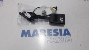 Used Rear seatbelt buckle, left Peugeot 308 CC (4B) 1.6 HDiF 16V Price € 20,00 Margin scheme offered by Maresia Parts