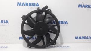 Used Fan motor Peugeot 308 CC (4B) 1.6 HDiF 16V Price € 34,95 Margin scheme offered by Maresia Parts
