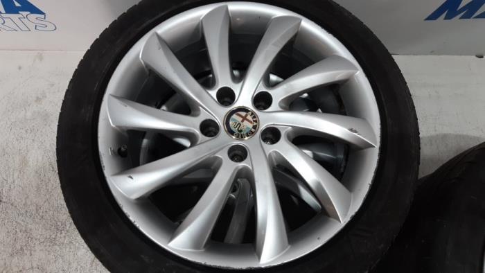 Set of sports wheels from a Alfa Romeo Giulietta (940) 1.6 JTDm 16V 2011