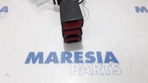 Usagé Attache ceinture arrière gauche Citroen C5 III Berline (RD) 2.0 HDiF 16V Prix € 75,00 Règlement à la marge proposé par Maresia Parts