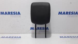 Used Headrest Renault Clio III (BR/CR) 1.6 16V Price € 50,00 Margin scheme offered by Maresia Parts