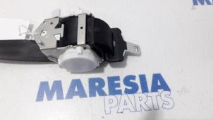Used Rear seatbelt, centre Citroen C5 III Berline (RD) 2.0 16V Price € 50,00 Margin scheme offered by Maresia Parts