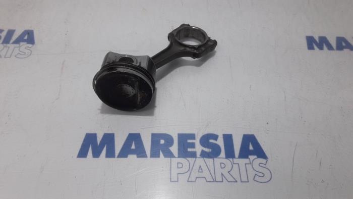 Usados Pistón Fiat 500 (312) 1.2 LPG Precio € 50,00 Norma de margen ofrecido por Maresia Parts