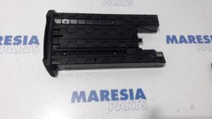 Used Dashboard cover / flap Renault Master IV (EV/HV/UV/VA/VB/VD/VF/VG/VJ) 2.3 dCi 135 16V FWD Price € 90,75 Inclusive VAT offered by Maresia Parts