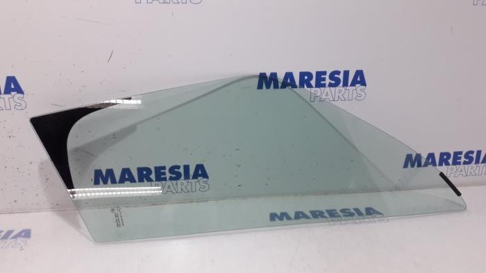 Usados Ventanilla triangular izquierda delante Renault Master III (EV/HV/UV/VA/VB/VD/VF/VG/VJ) 2.3 dCi 135 16V FWD Precio € 121,00 IVA incluido ofrecido por Maresia Parts