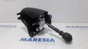Used Gear stick Renault Master IV (EV/HV/UV/VA/VB/VD/VF/VG/VJ) 2.3 dCi 135 16V FWD Price € 90,75 Inclusive VAT offered by Maresia Parts