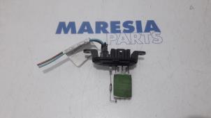 Used Heater resistor Renault Master IV (EV/HV/UV/VA/VB/VD/VF/VG/VJ) 2.3 dCi 135 16V FWD Price € 30,25 Inclusive VAT offered by Maresia Parts
