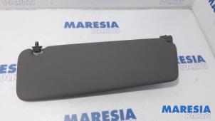 Used Sun visor Renault Master IV (EV/HV/UV/VA/VB/VD/VF/VG/VJ) 2.3 dCi 135 16V FWD Price € 30,25 Inclusive VAT offered by Maresia Parts